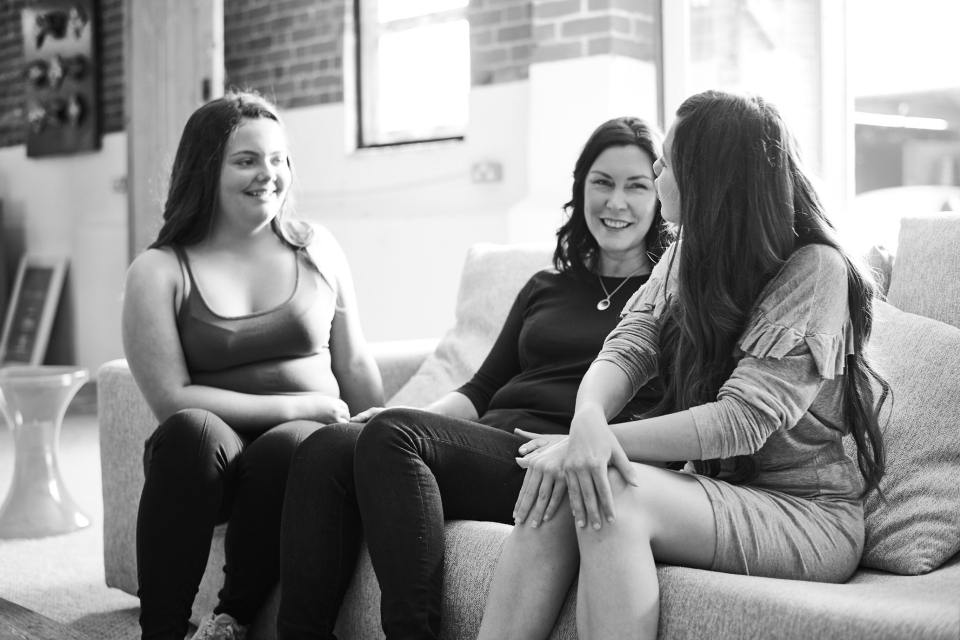 Hey Girls - Group of 3 Girls