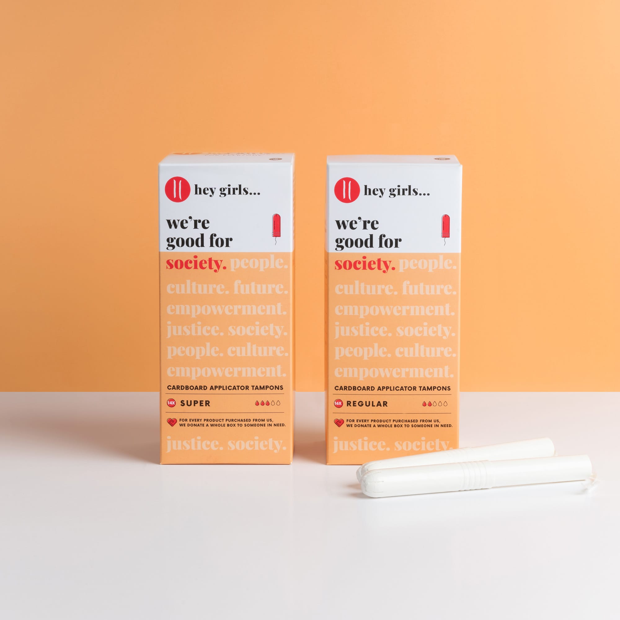 Applicator-tampons_inpack_hand2